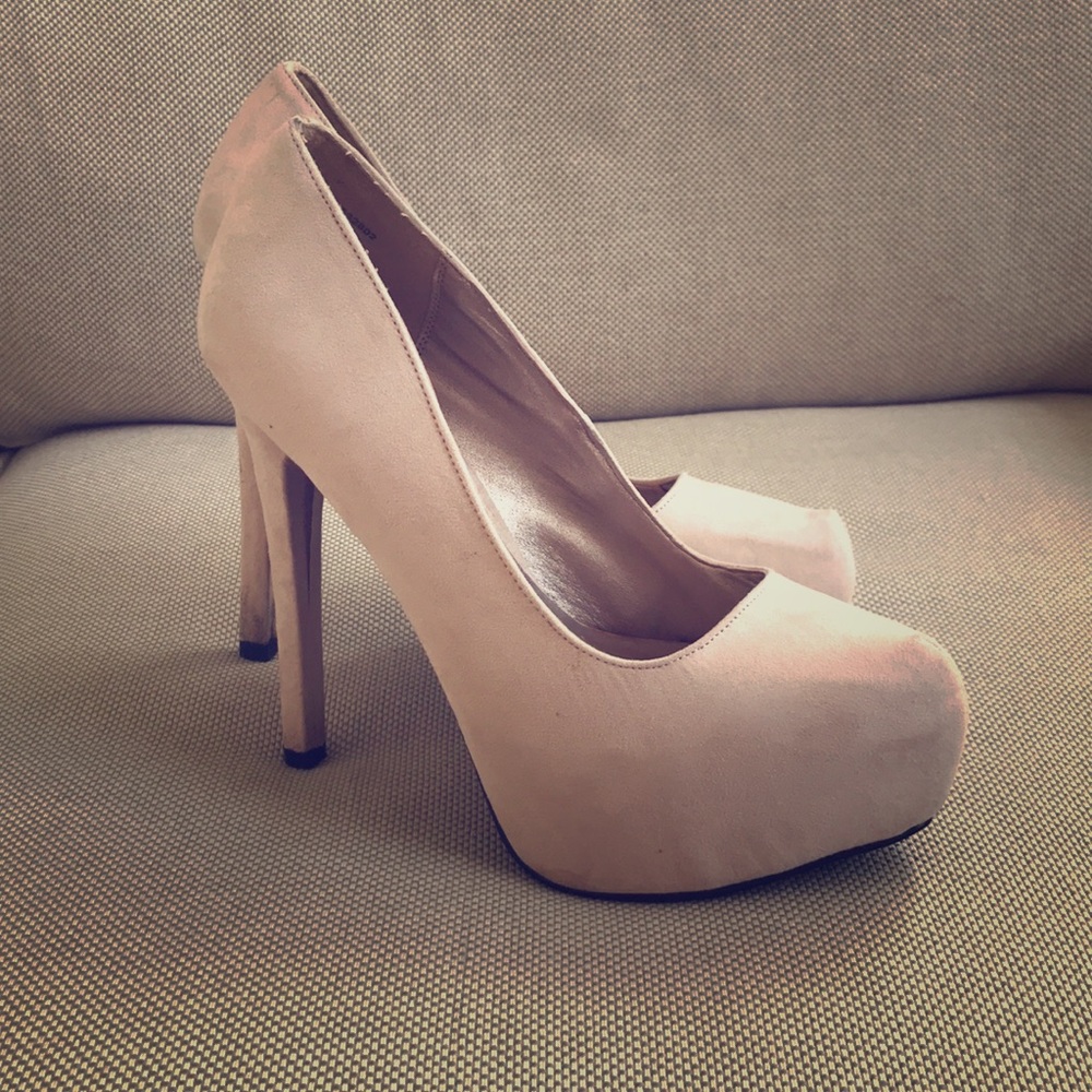 SIZE 7 Cream Stilettos